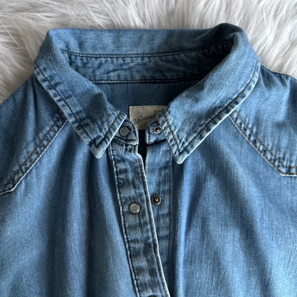 Universal Thread Womens Denim Chambray Button Down Shirt XL Long Sleeve Blue - Picture 3 of 6